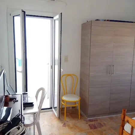 Grandma Vasiliki To Let - 6